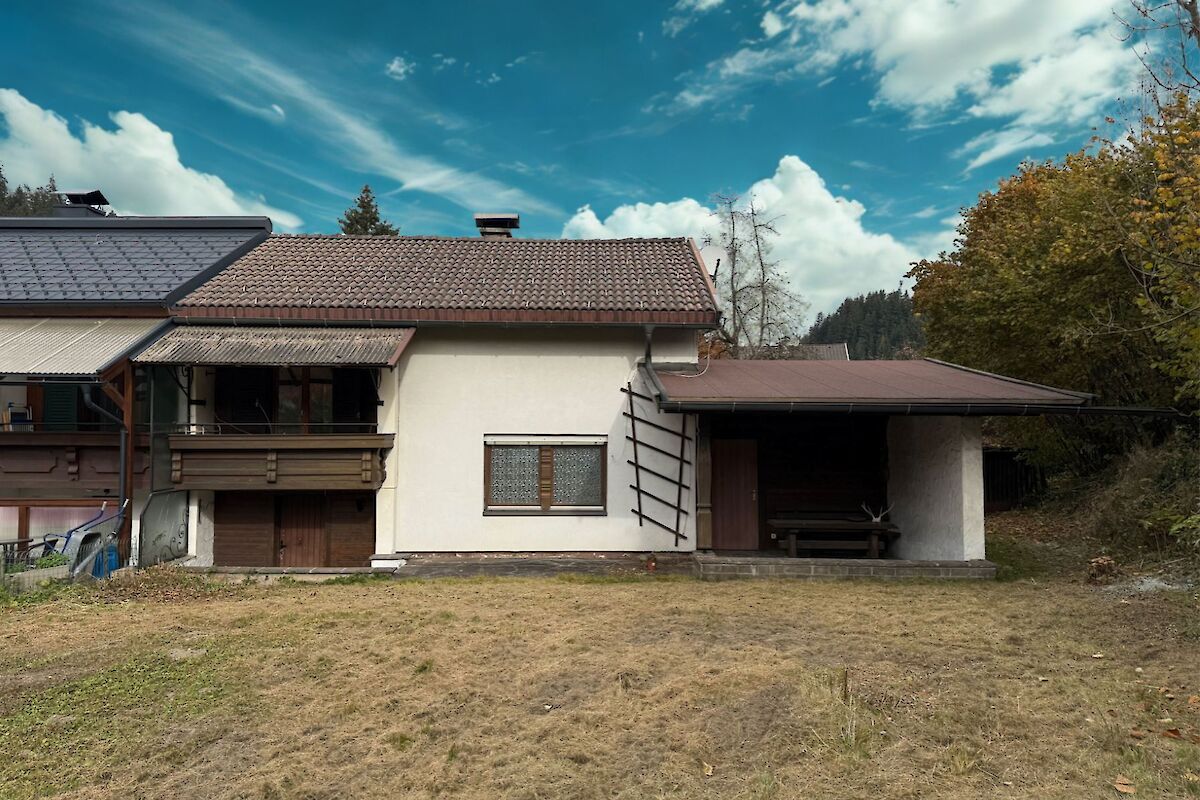 Plot with existing buildings in Frieden settlement