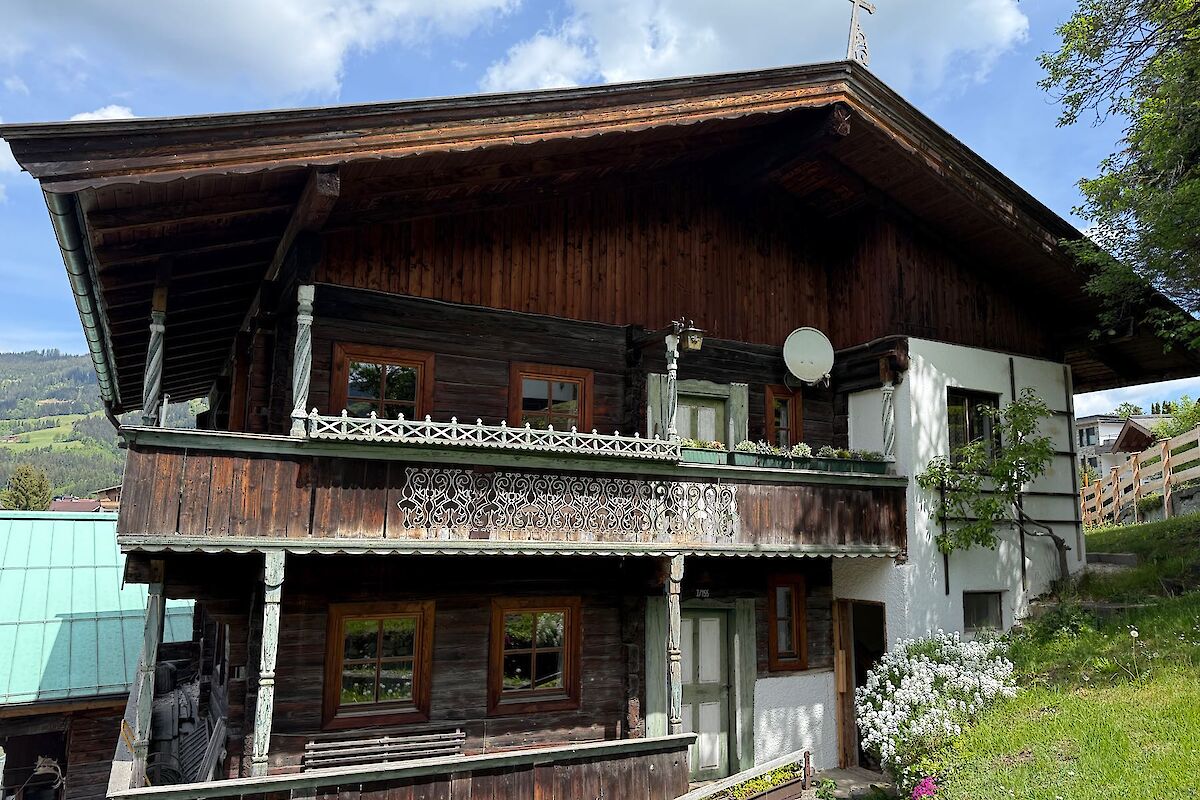 Rare - Old stock in a central location in Kirchberg